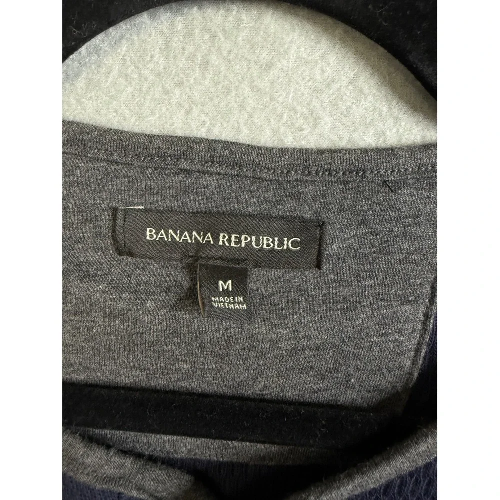 Banana Republic Sweatshirt‎ Men's Medium Blue Gray Long Sleeve Henley Shirt